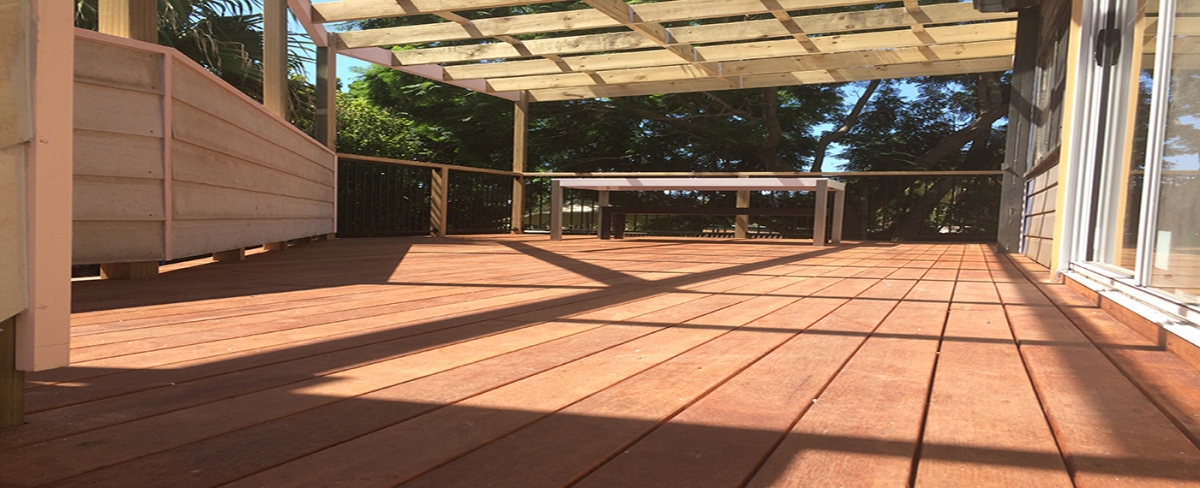 Hardwood deck with timber pergola
